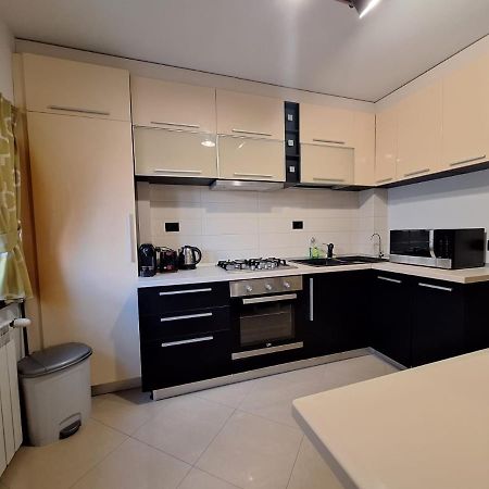 Urban George Enescu 4 Beedroom Apartment ซูชาวา ภายนอก รูปภาพ