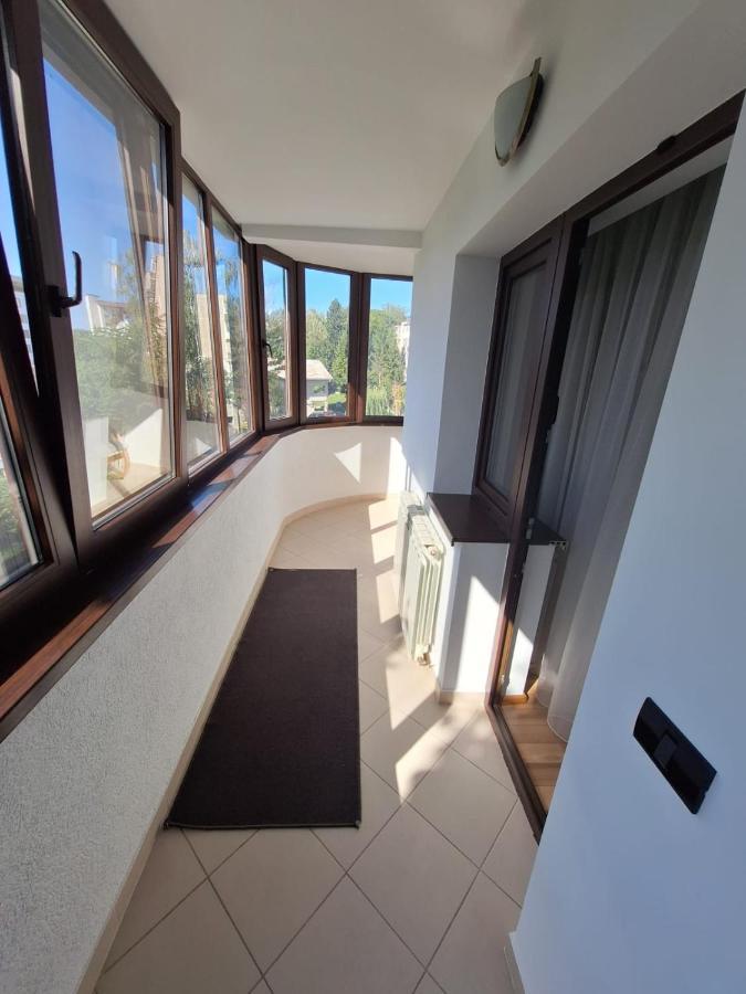 Urban George Enescu 4 Beedroom Apartment ซูชาวา ภายนอก รูปภาพ