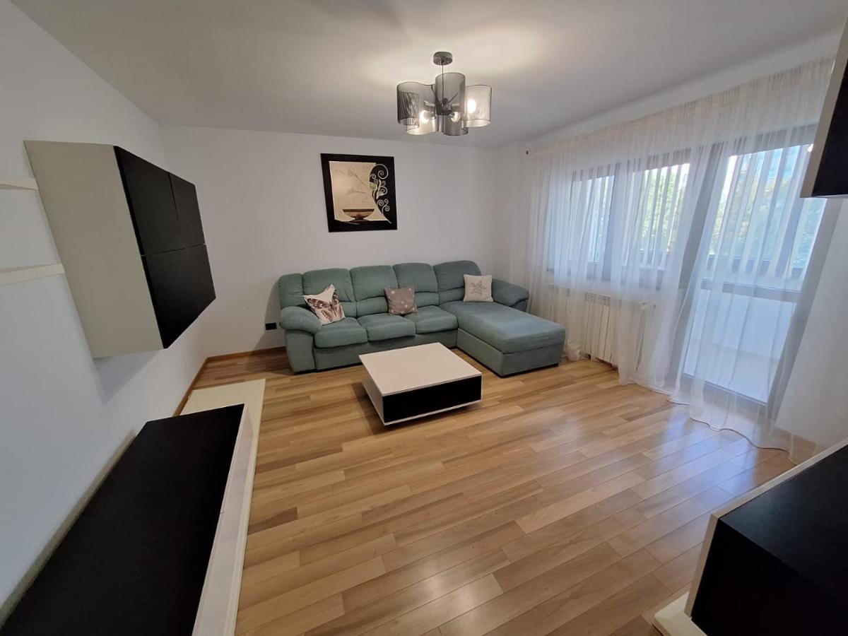 Urban George Enescu 4 Beedroom Apartment ซูชาวา ภายนอก รูปภาพ