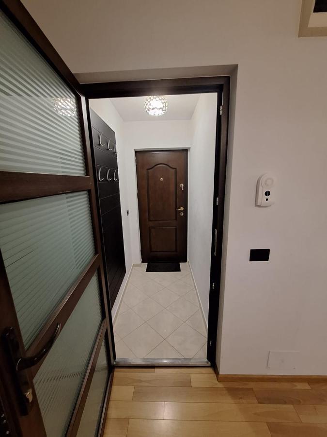 Urban George Enescu 4 Beedroom Apartment ซูชาวา ภายนอก รูปภาพ